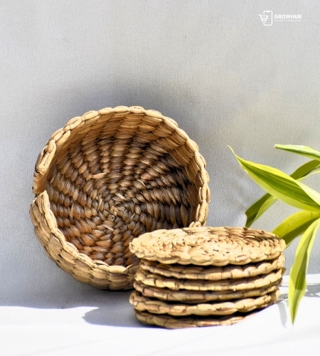 ROUND TABLE CORNER 4