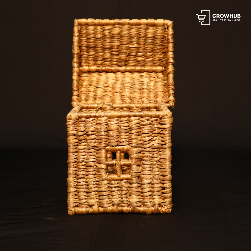 COTTAGE WATER HYACINTH STORAGE BASKET