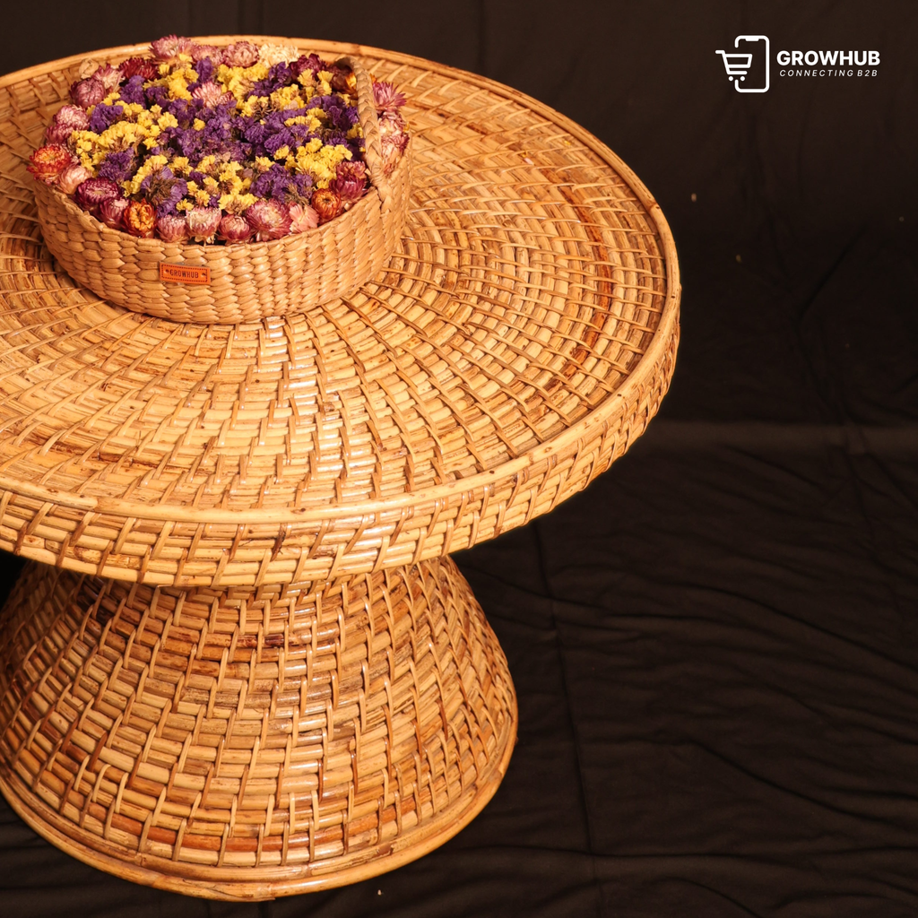 WICKER ACCENT TABLE