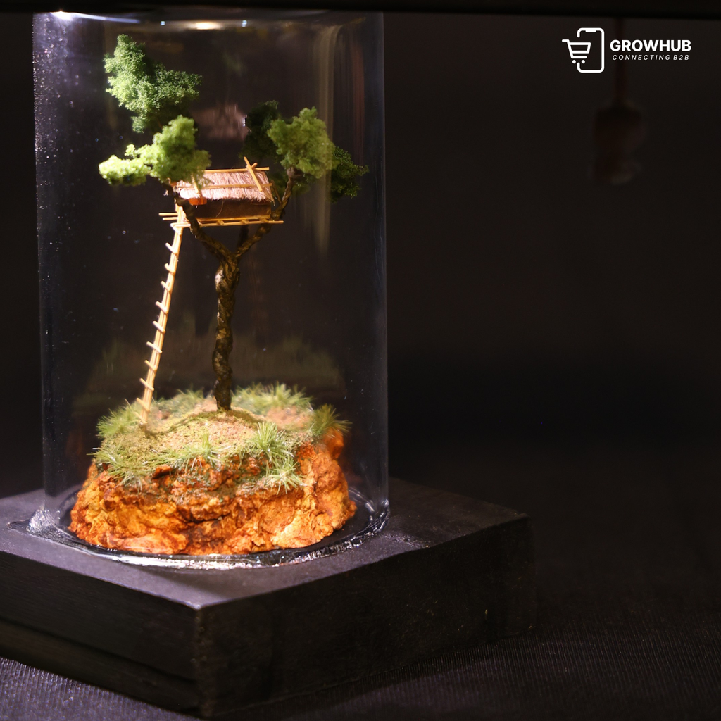 ENCHANTED TREEHOUSE GLASS MINI DIORAMA