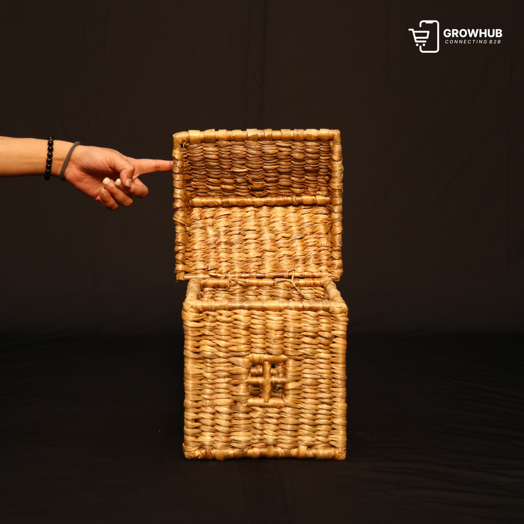 COTTAGE WATER HYACINTH STORAGE BASKET