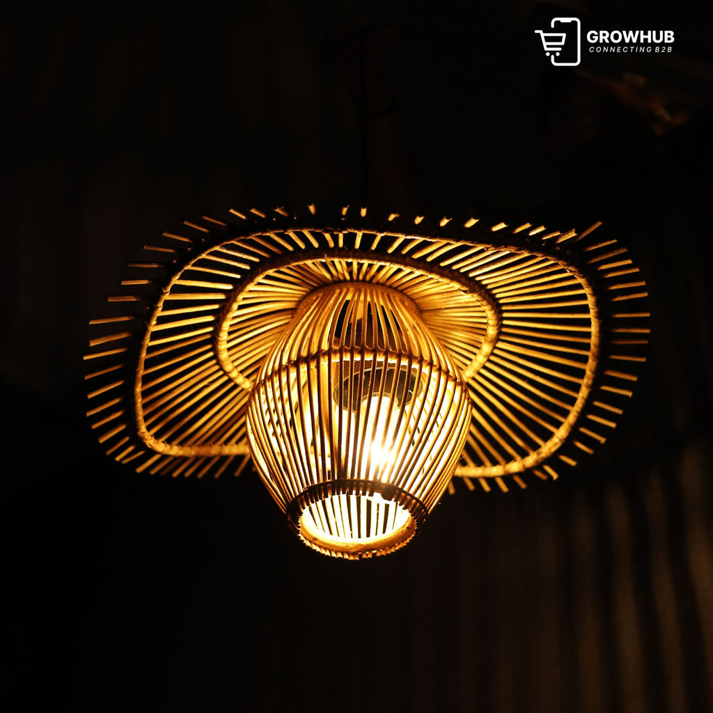 STRAW HAT PENDANT LIGHT