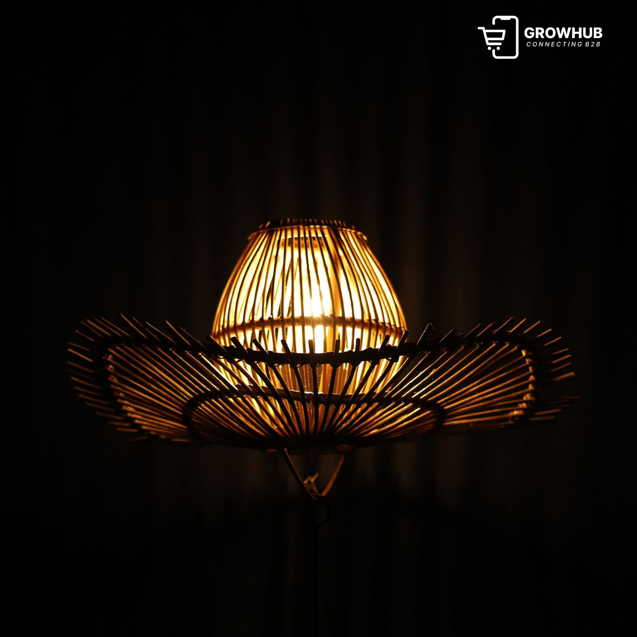 STRAW HAT PENDANT LIGHT