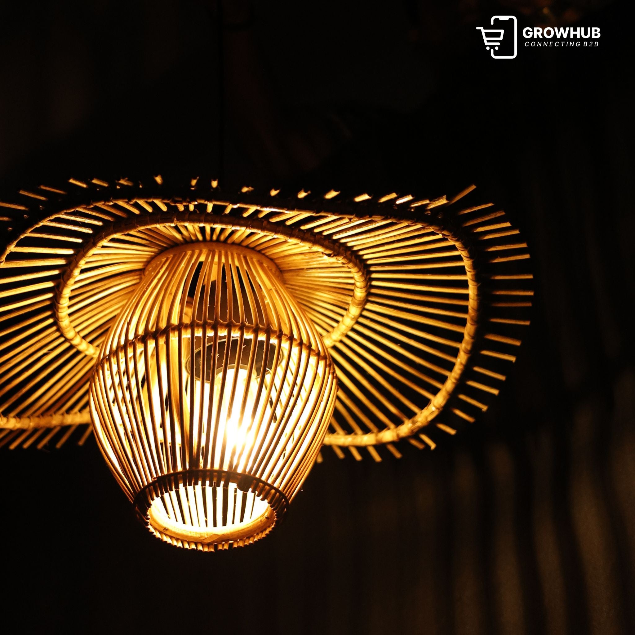 STRAW HAT PENDANT LIGHT